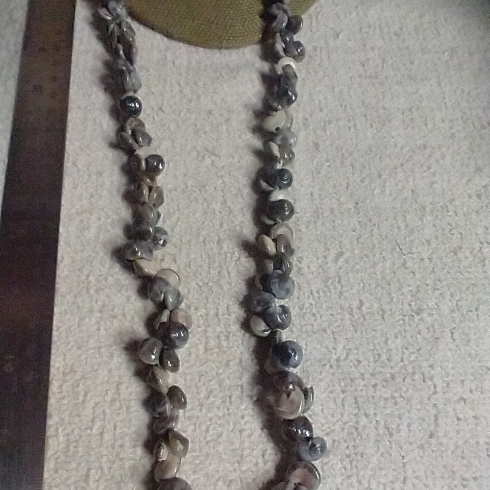 Long grey shell beach summer vacation necklace Hawaii ⛱️🏖️ 🌞 🏝️